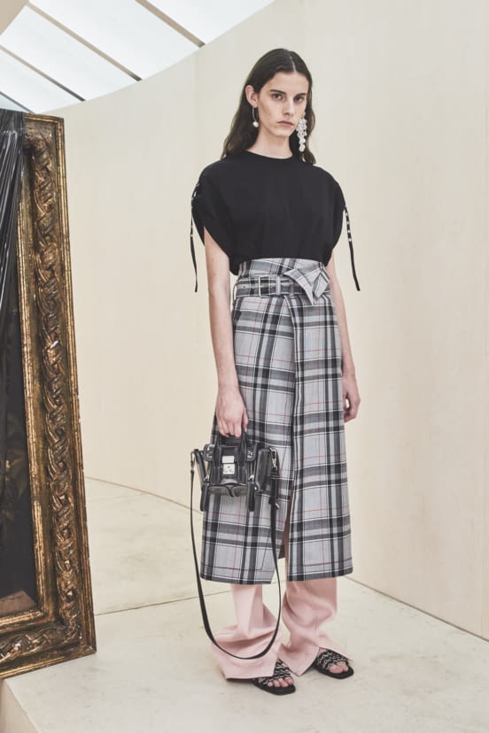 woman<br>PF19