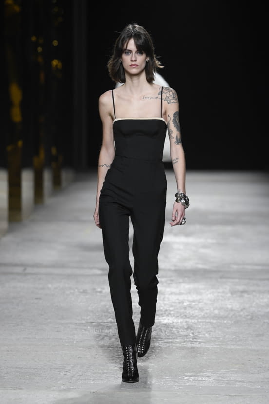 woman<br>FW22