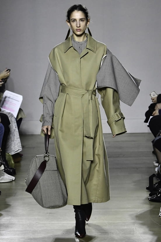 woman<br>FW19