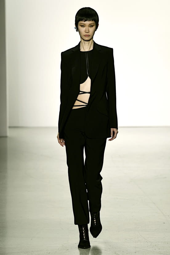 woman<br>FW22