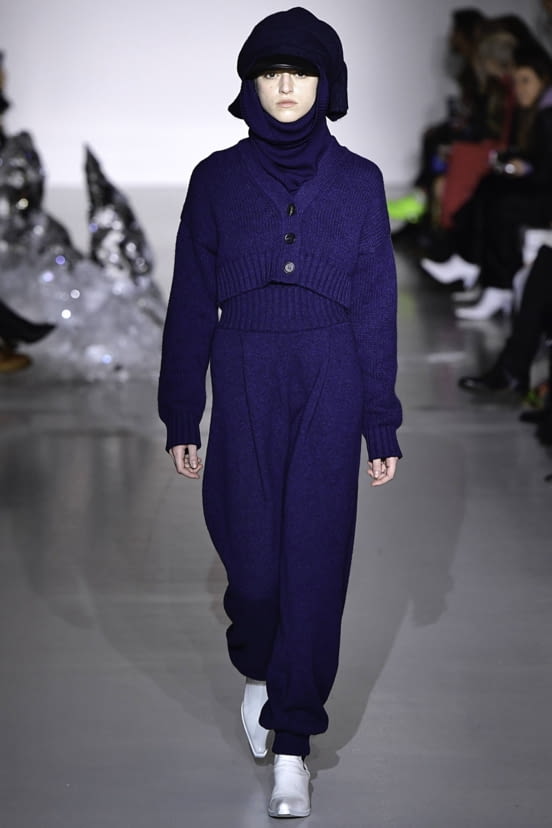 woman<br>FW19