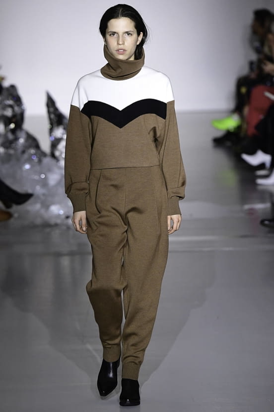 woman<br>FW19