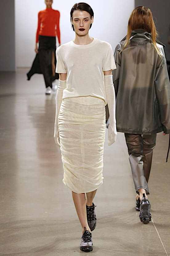 woman<br>FW19