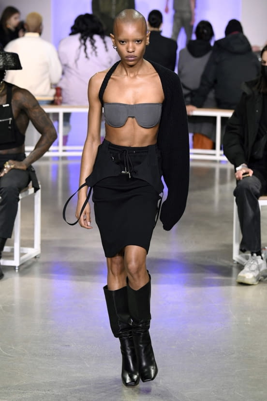 woman<br>FW22