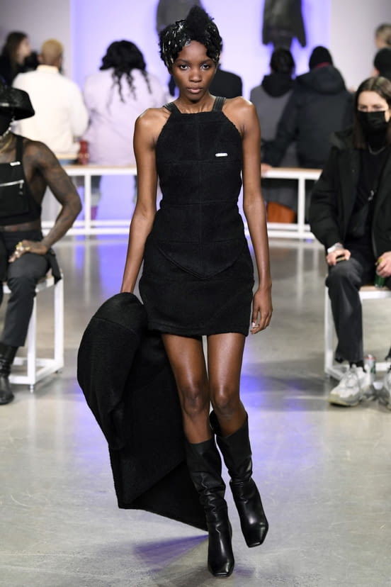 woman<br>FW22