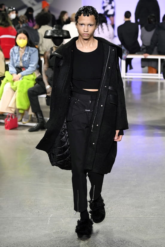 woman<br>FW22