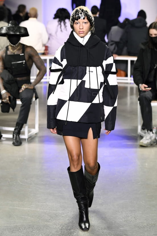 woman<br>FW22