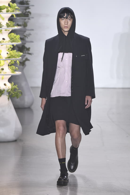 woman<br>SS22