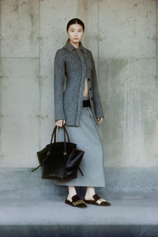 woman<br>FW21