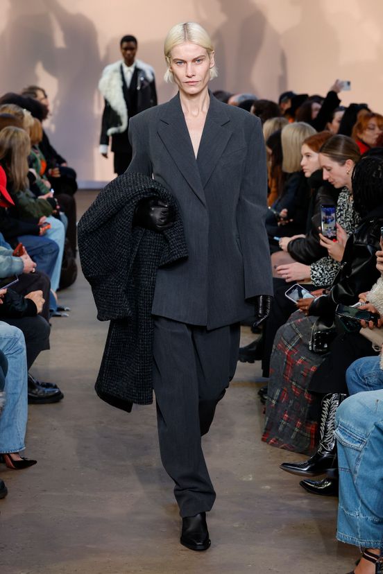 woman<br>FW23