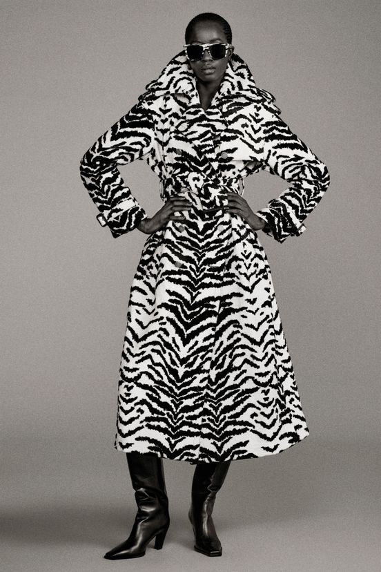 woman<br>Resort 2025