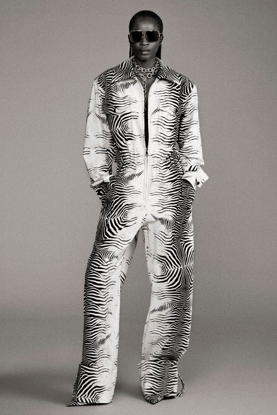 woman<br>Resort 2025