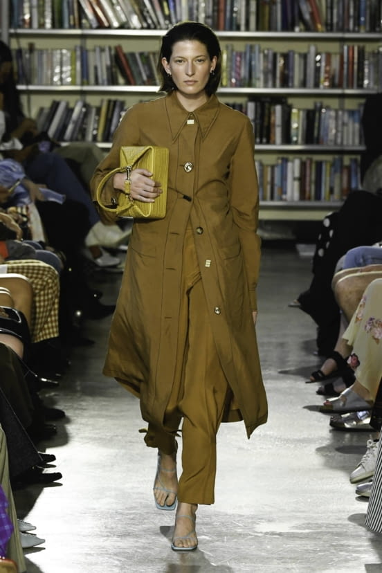 woman<br>SS20