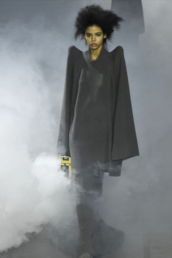 woman<br>FW22