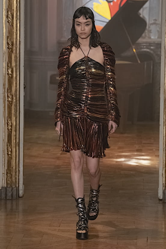 woman<br>SS22
