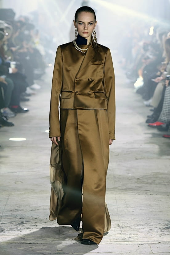 woman<br>FW20
