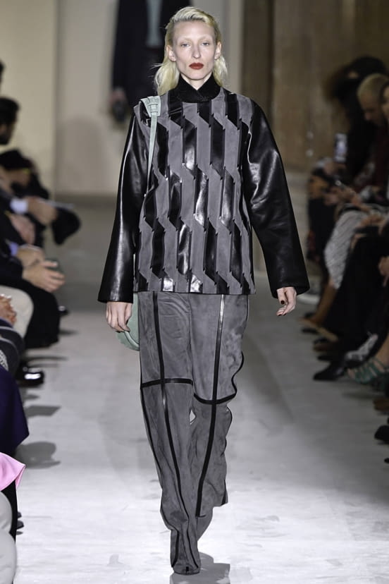 woman<br>FW19
