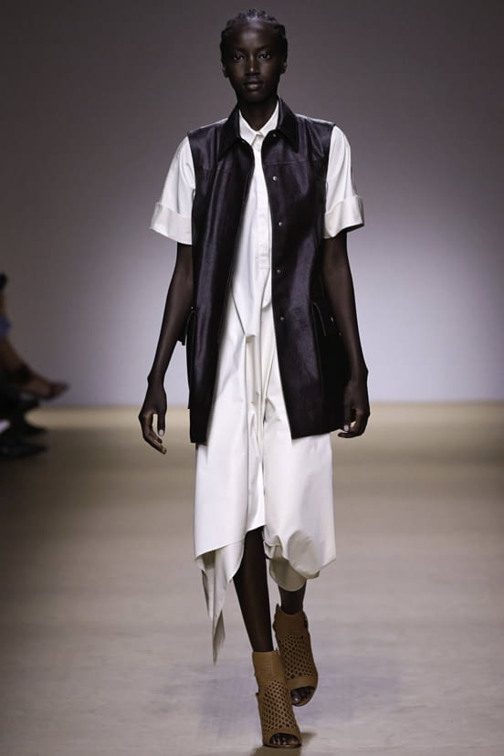 woman<br>SS19
