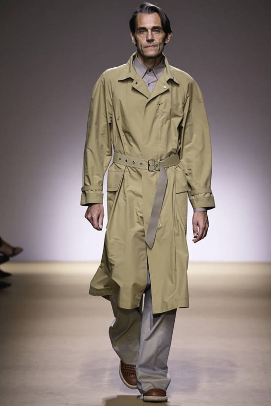 woman<br>SS19