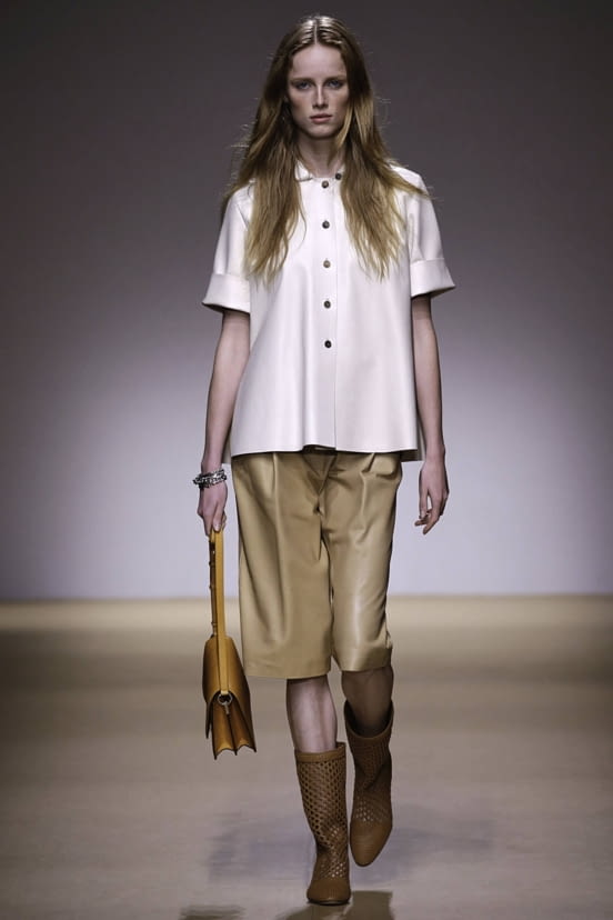woman<br>SS19