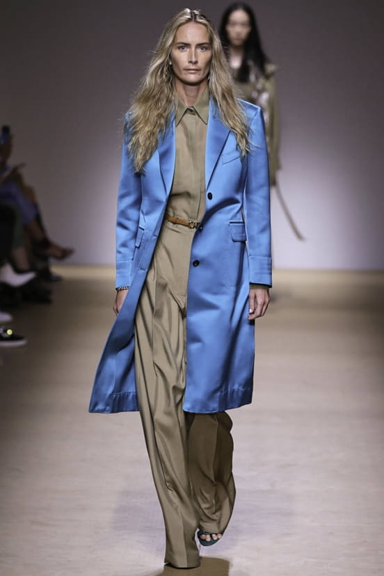 woman<br>SS19