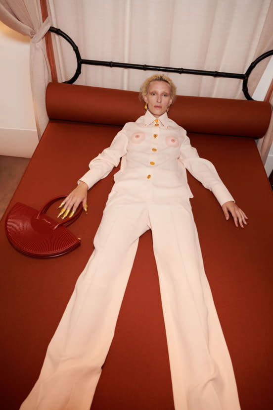 woman<br>SS21