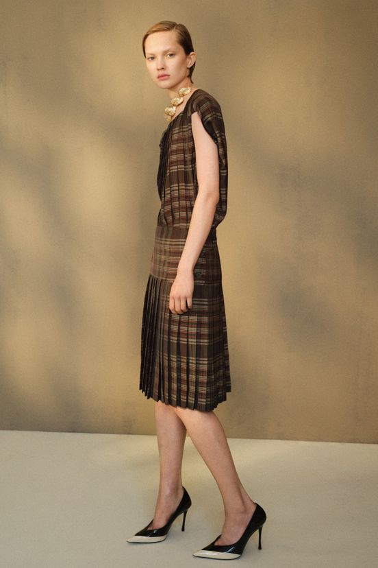woman<br>RS27