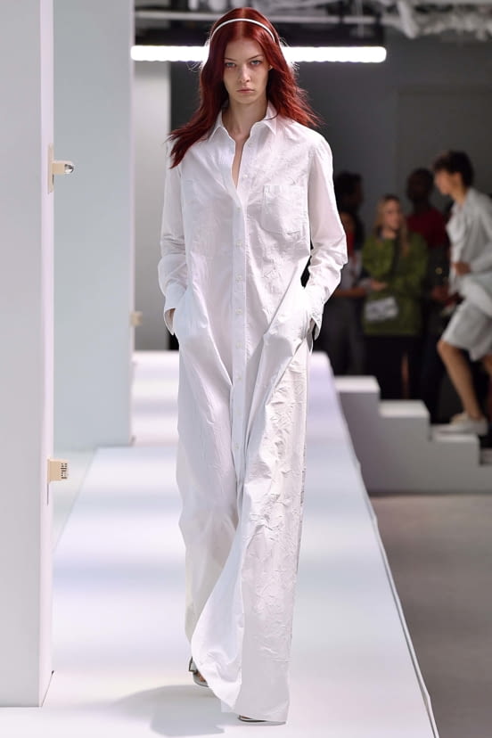 woman<br>SS19