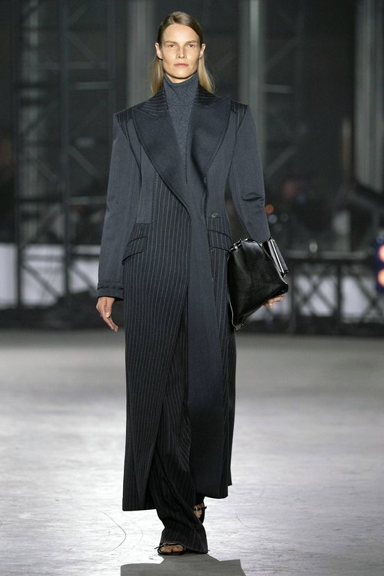 woman<br>FW23