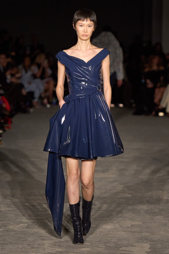 woman<br>FW22