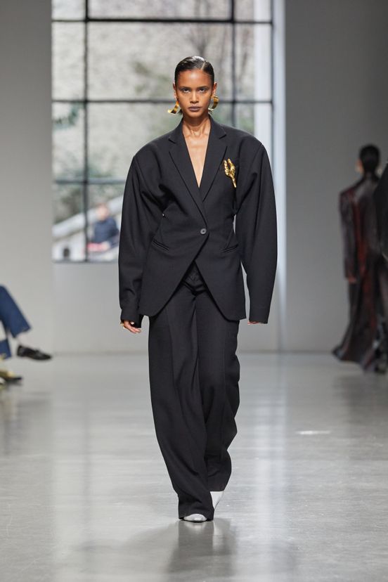 woman<br>FW23