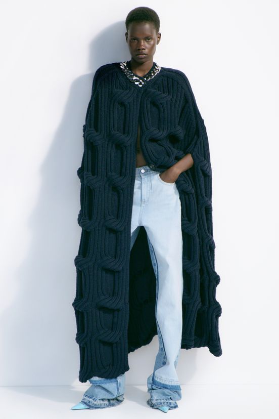 woman<br>Resort 2025