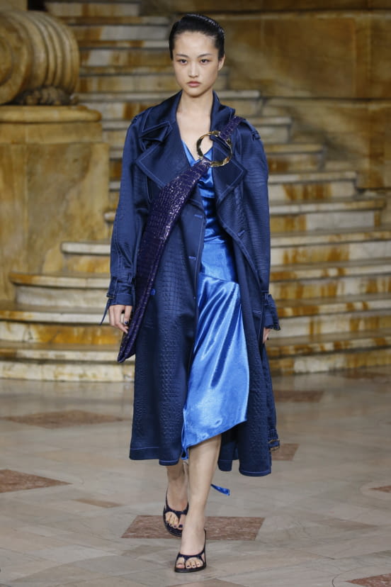 woman<br>SS20