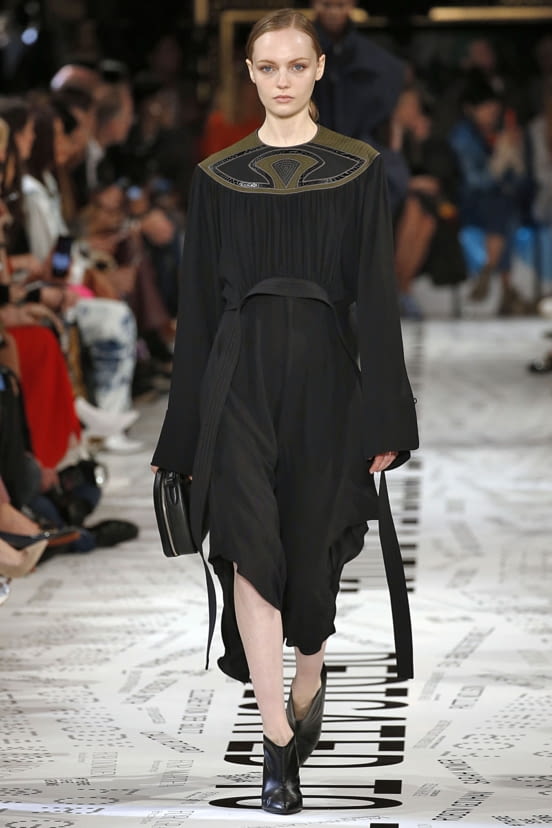 woman<br>FW19