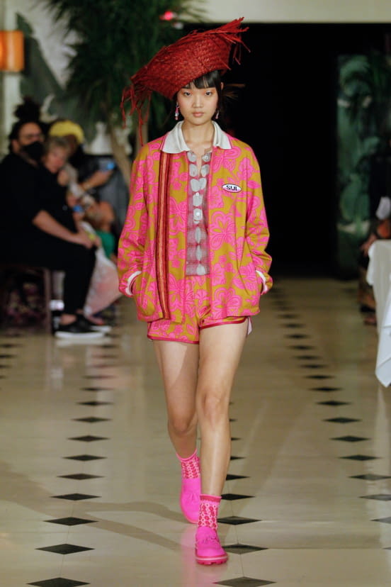 woman<br>SS22
