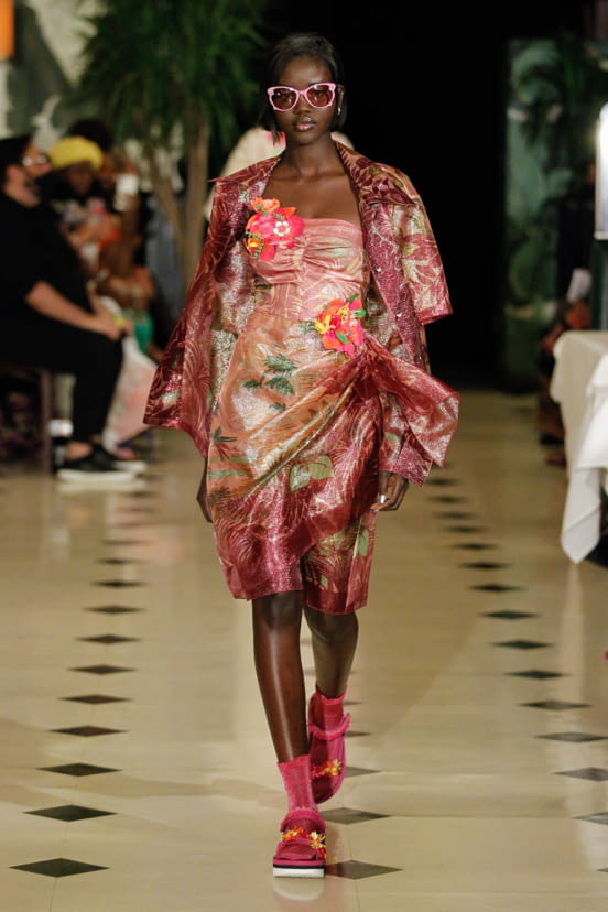 woman<br>SS22