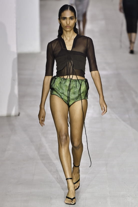 woman<br>SS20