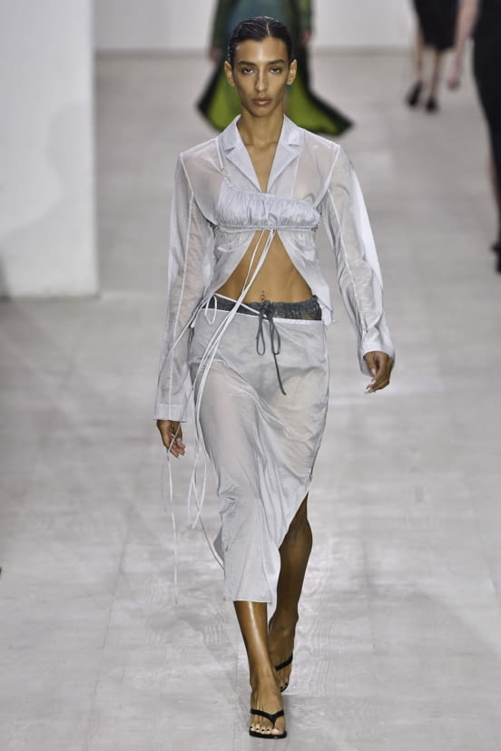 woman<br>SS20
