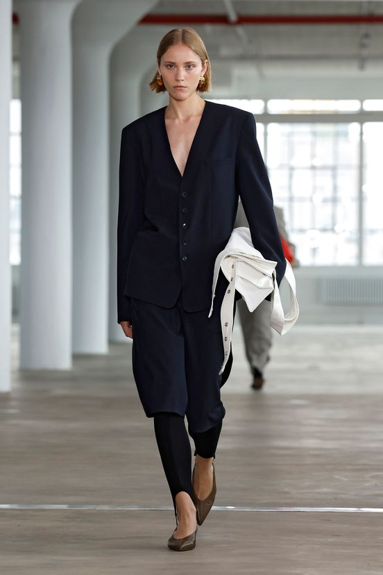 woman<br>SS25