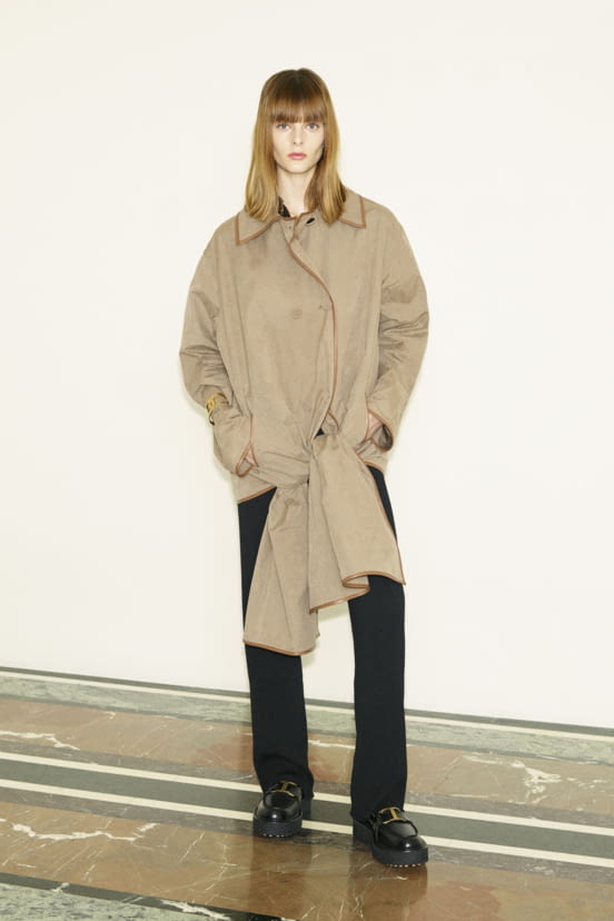 woman<br>FW21