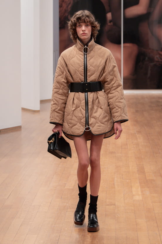 woman<br>SS22