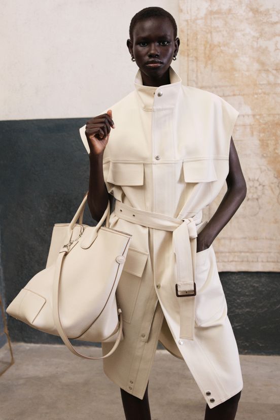woman<br>Resort 2025