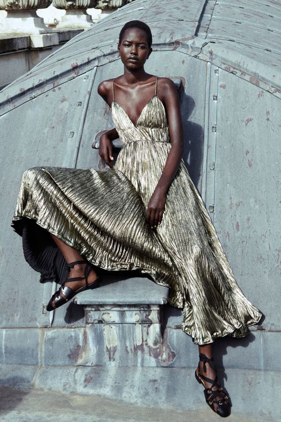 metallic tones