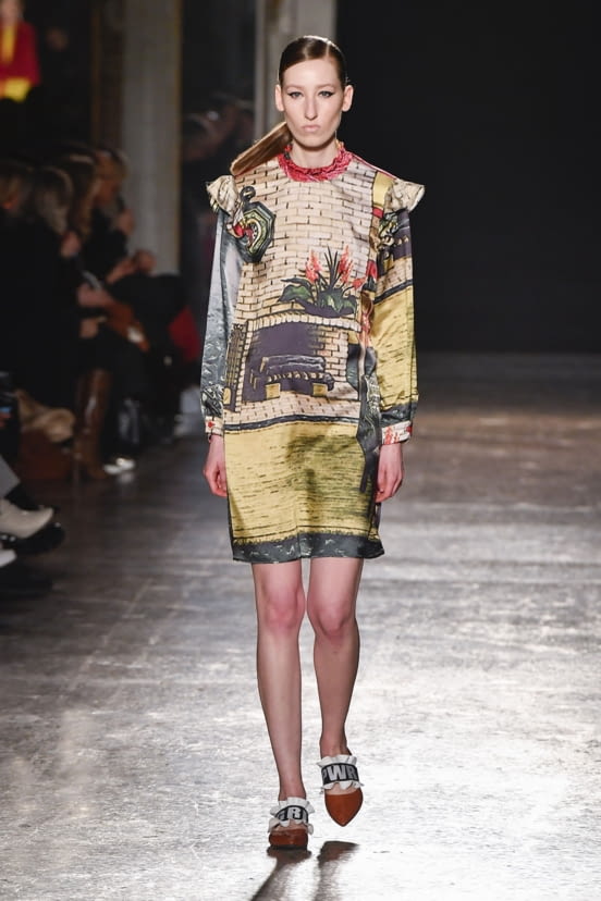 woman<br>FW20