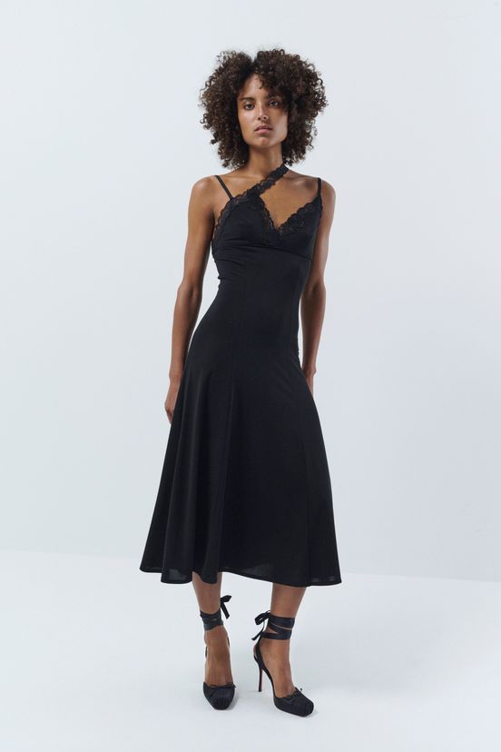 woman<br>Pre-Fall 2025