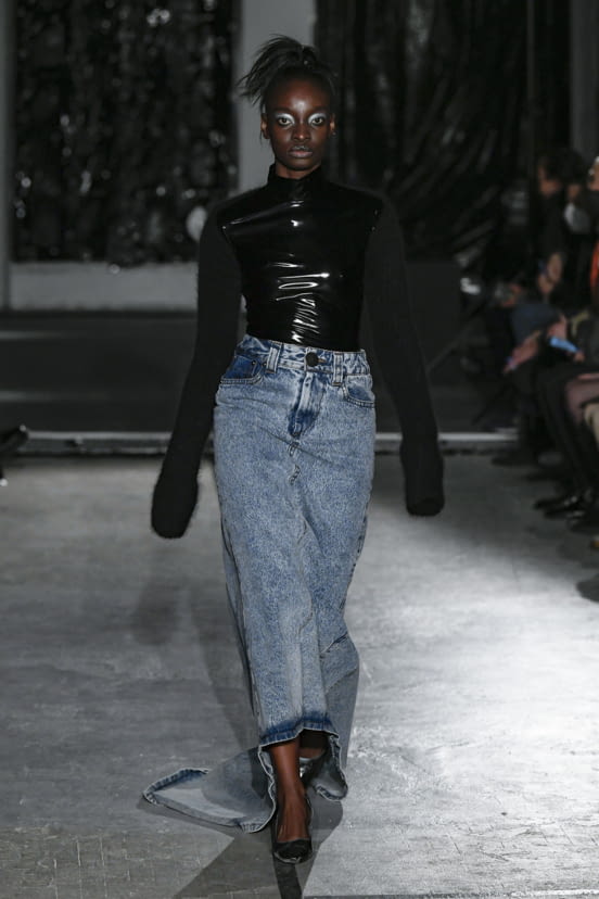 woman<br>FW22