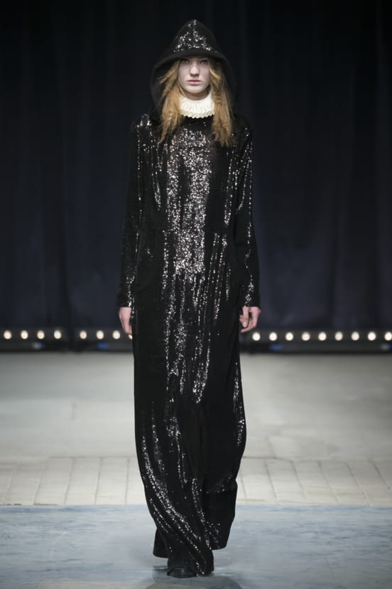 woman<br>FW16