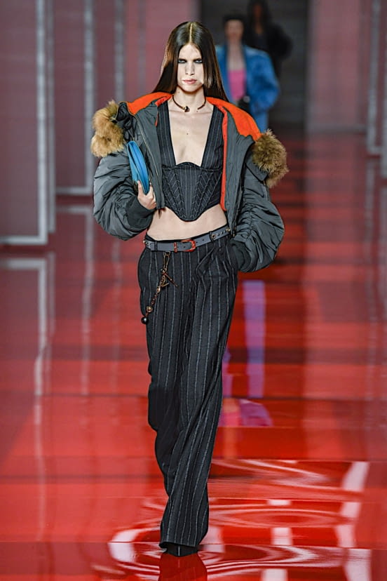 woman<br>FW22