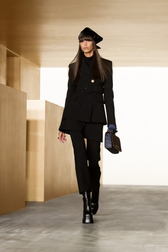 woman<br>FW21