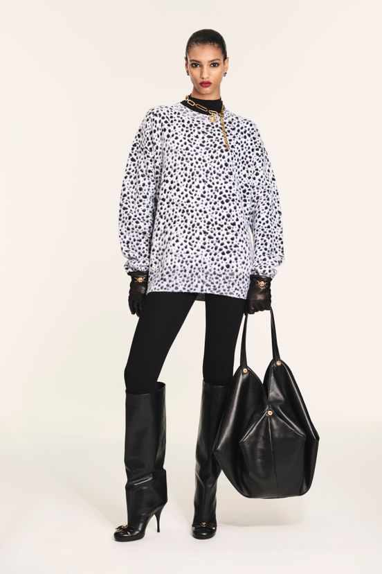 woman<br>Resort 2025
